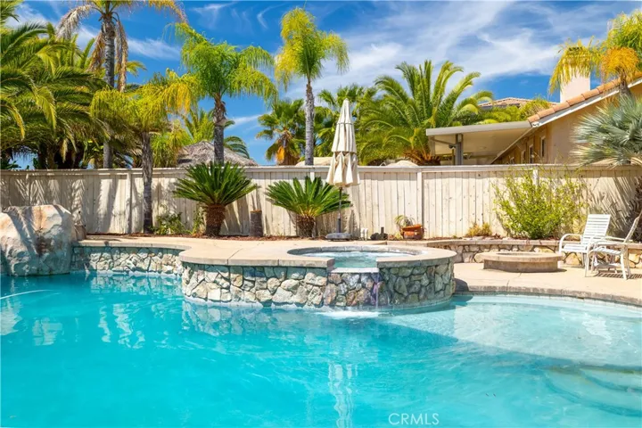 16 Corte Montena, Lake Elsinore, California 92532