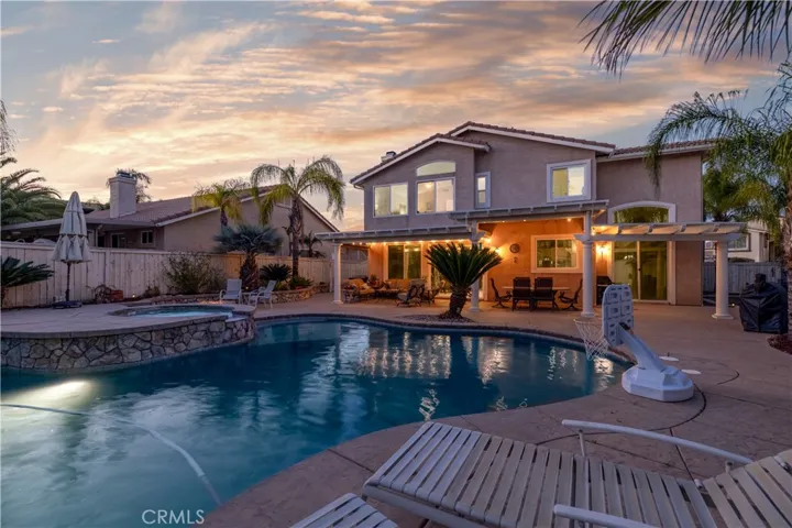 16 Corte Montena, Lake Elsinore, California 92532
