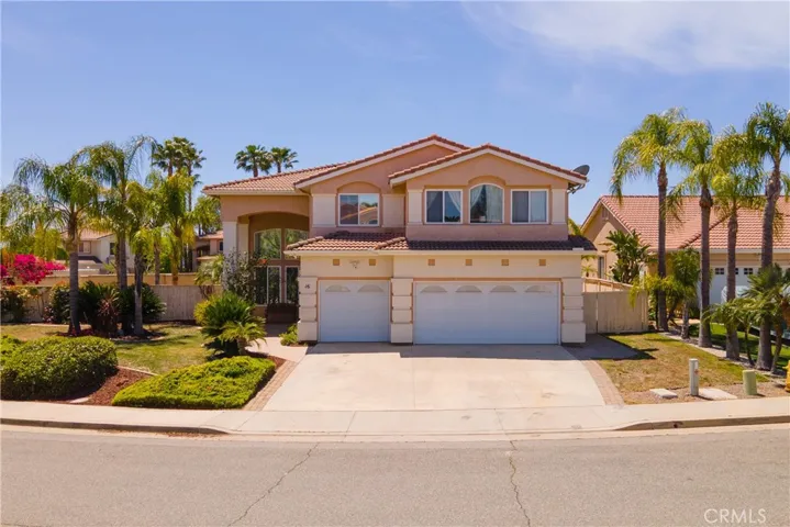 16 Corte Montena, Lake Elsinore, California 92532