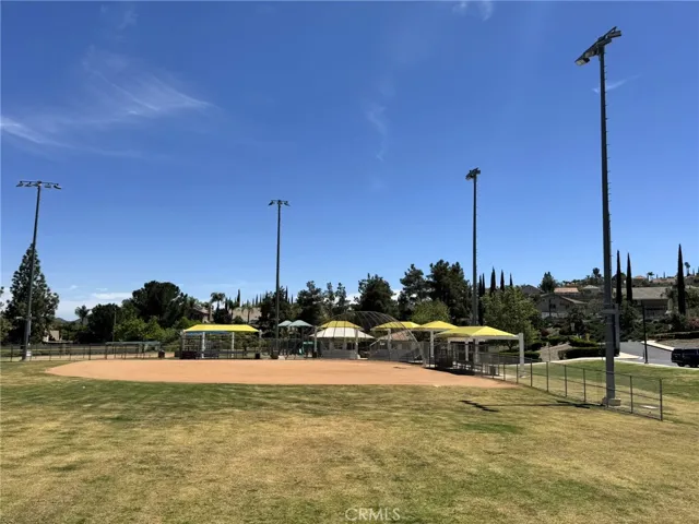16 Corte Montena, Lake Elsinore, California 92532