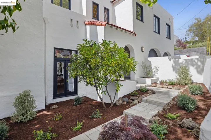 669 Oberlin Avenue, Kensington, California 94708