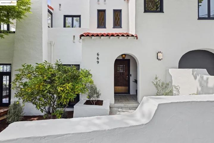 669 Oberlin Avenue, Kensington, California 94708