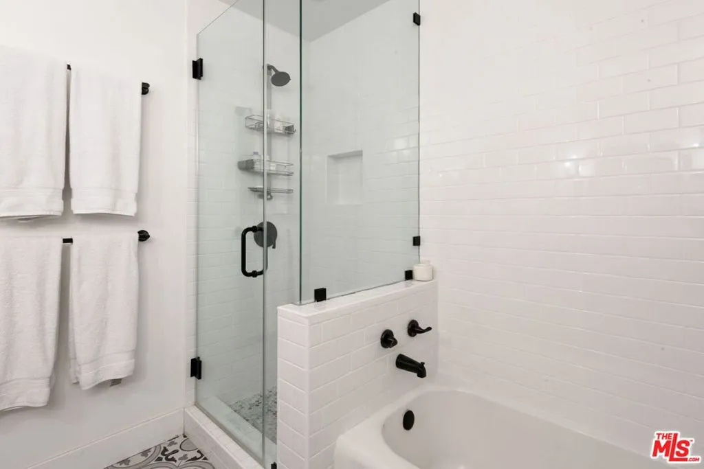 6332 W 84th Place, Los Angeles, California 90045 home-pic-23