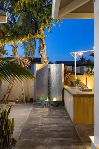 1066 Melba Road, Encinitas, California 92024