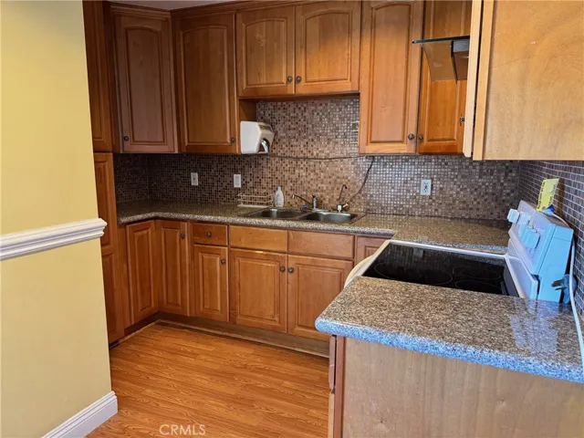 kitchen and dinning area on 2nd floor