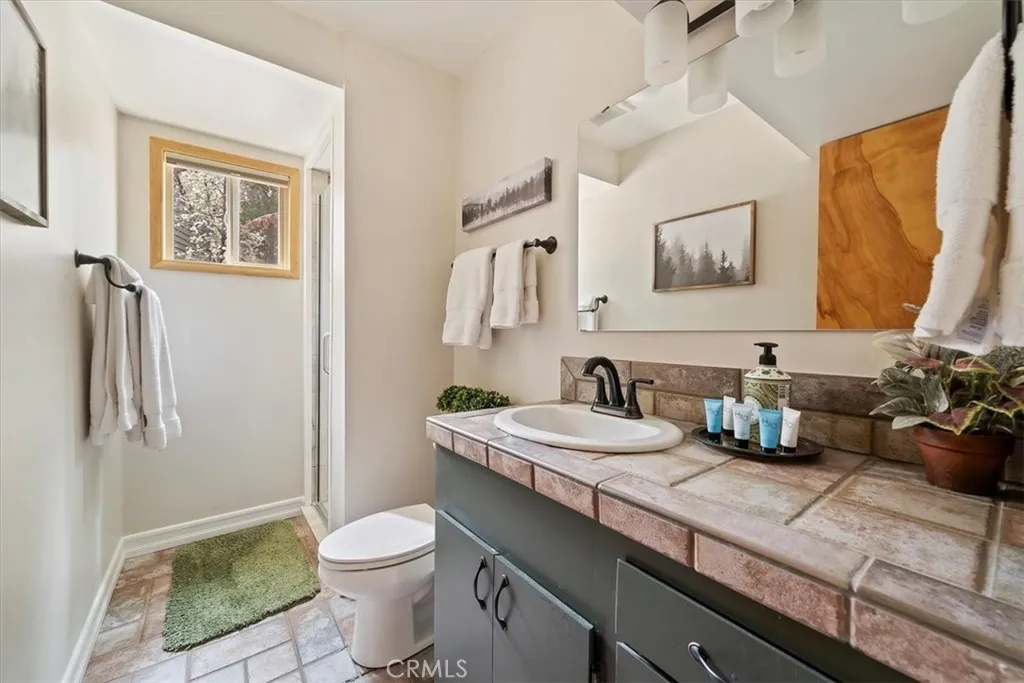 41604 Hummingbird Lane, Big Bear Lake, California 92315 home-pic-40