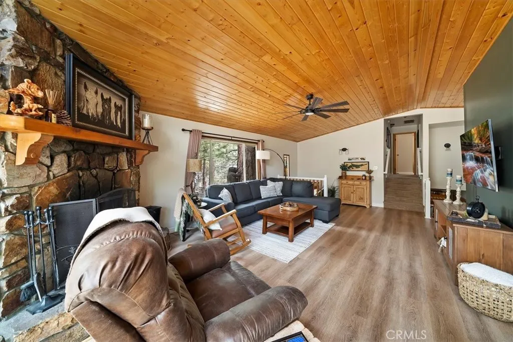 41604 Hummingbird Lane, Big Bear Lake, California 92315 home-pic-24