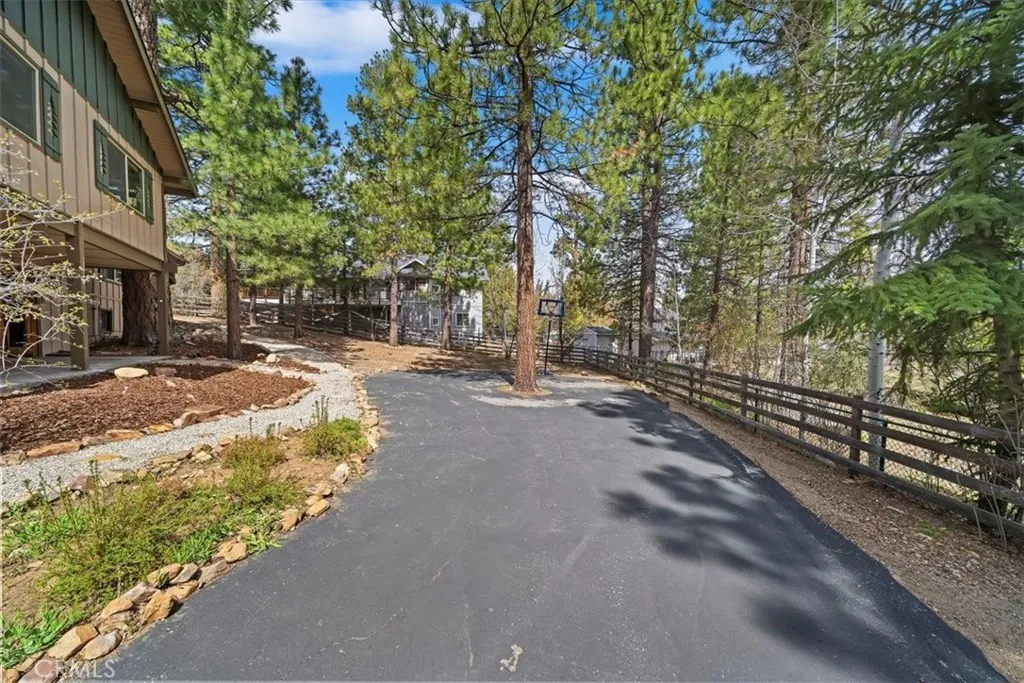 41604 Hummingbird Lane, Big Bear Lake, California 92315 home-pic-6