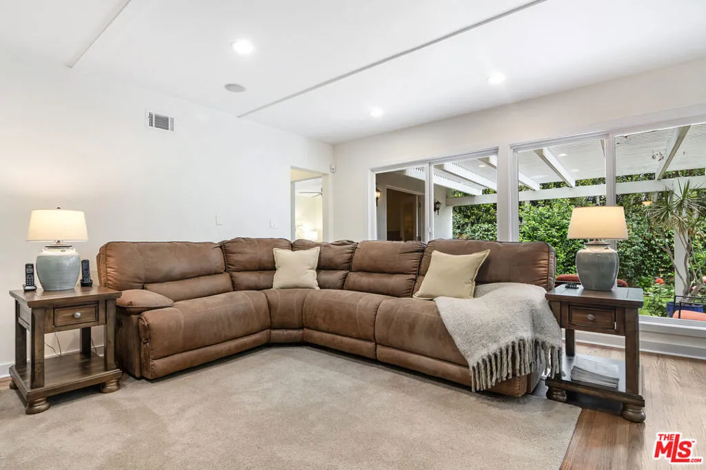 12954 Otsego Street, Sherman Oaks, California 91423 home-pic-7