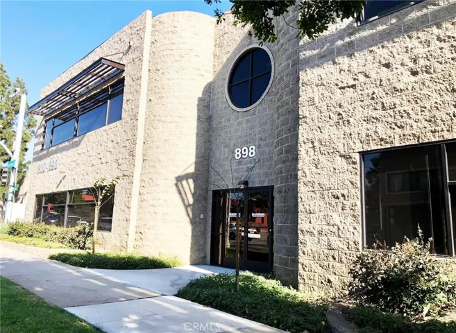 886 N Fair Oaks Avenue, Pasadena, California 91103