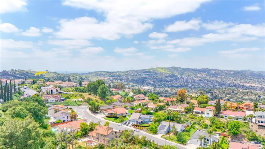 Neighborhood/Hills