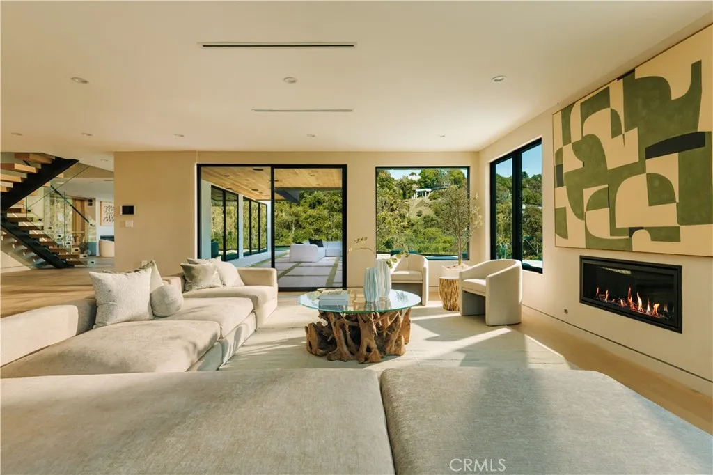 2608 Zorada Drive, Los Angeles, California 90046 home-pic-10