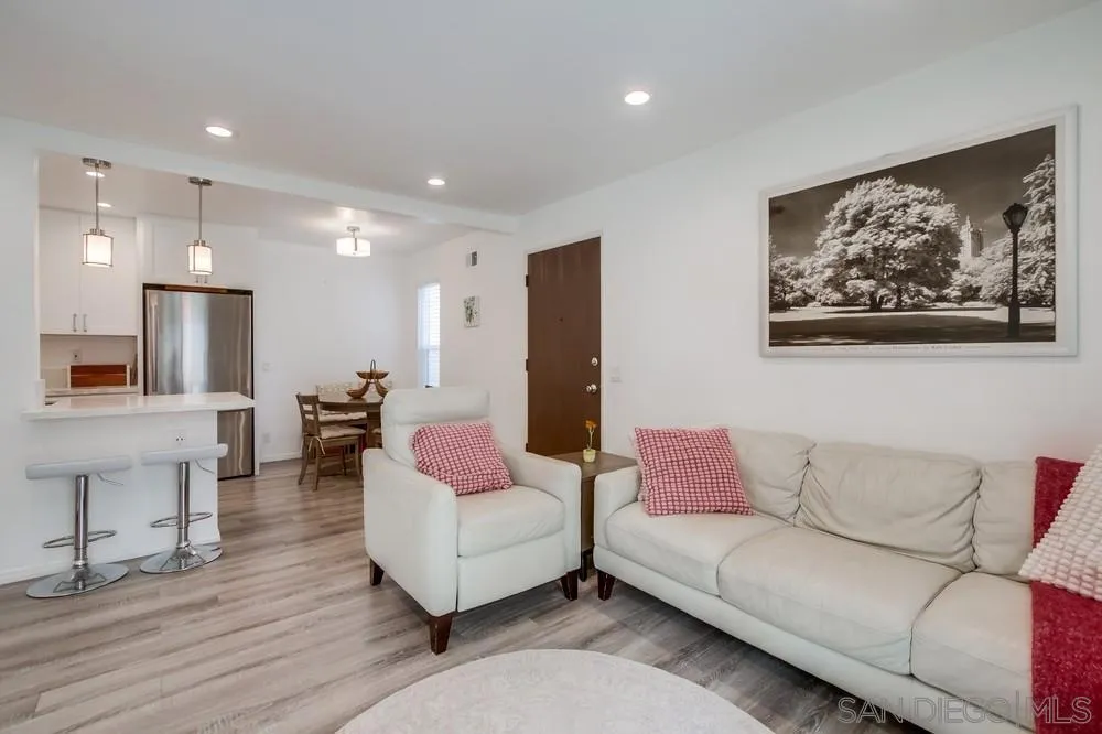 8795 Gilman Dr E, La Jolla, California 92037 home-pic-6