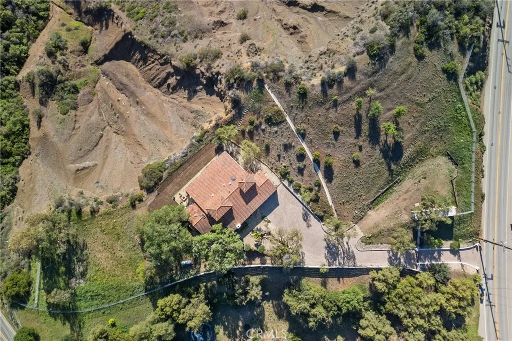 25174 Mulholland Highway, Calabasas, California 91302 home-pic-69