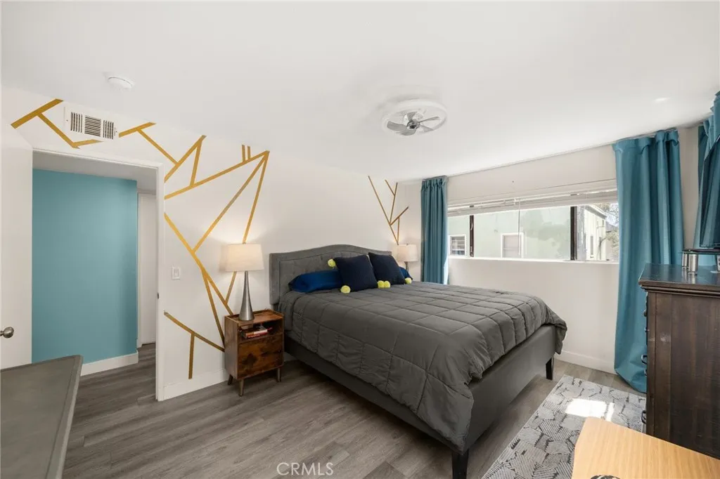 1242 E 4th Street 5, Long Beach, California 90802 home-pic-19