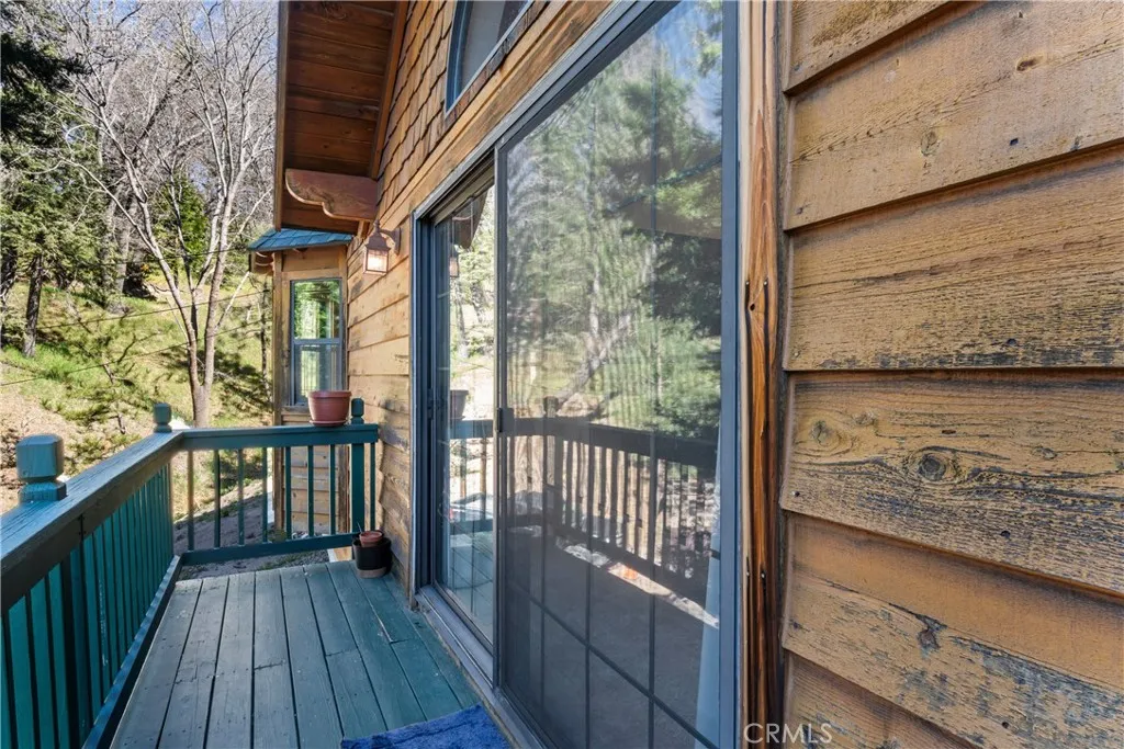 29278 Pine Drive, Cedar Glen, California 92321 home-pic-9