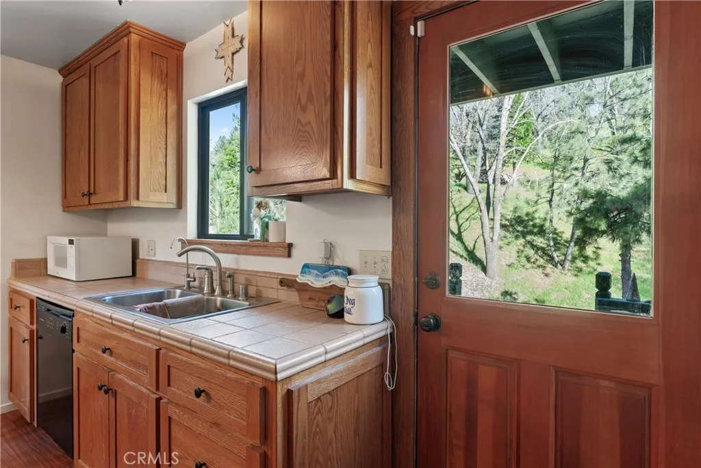 29278 Pine Drive, Cedar Glen, California 92321 home-pic-12
