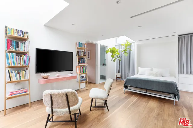 1201 Cabrillo Avenue, Venice, California 90291 home-pic-19