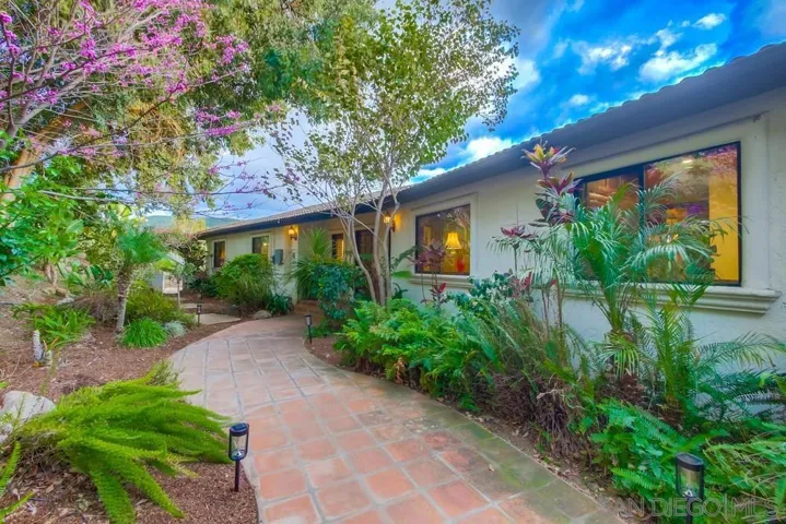 1935 Vista De La Montana, El Cajon, California 92019