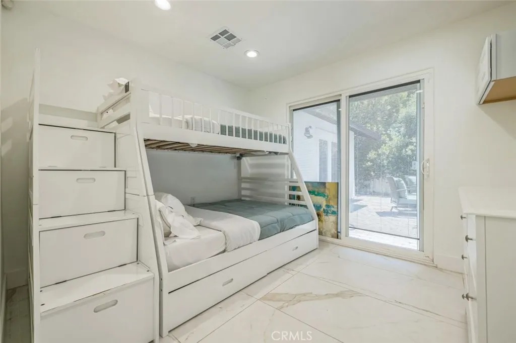 2695 N Junipero Avenue, Palm Springs, California 92262 home-pic-17