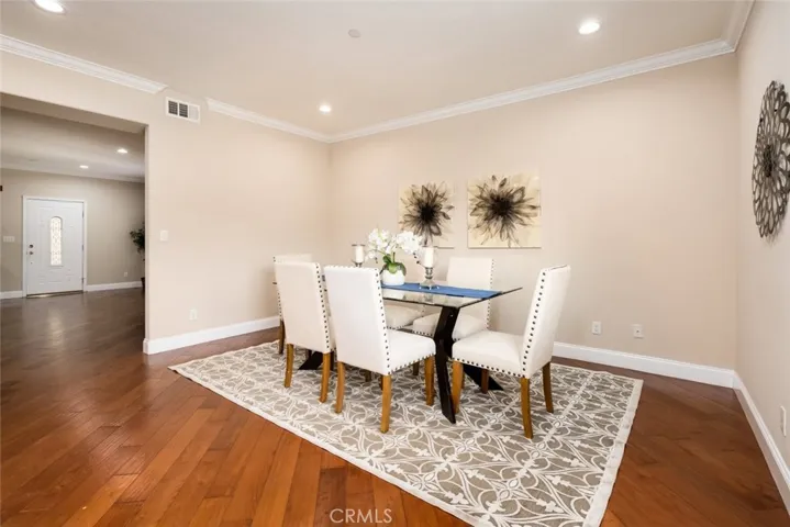 540 E Angeleno Avenue 202, Burbank, California 91501