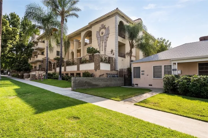 540 E Angeleno Avenue 202, Burbank, California 91501