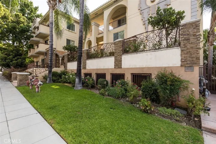 540 E Angeleno Avenue 202, Burbank, California 91501