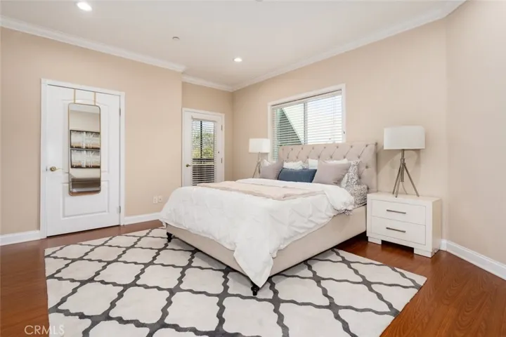 540 E Angeleno Avenue 202, Burbank, California 91501