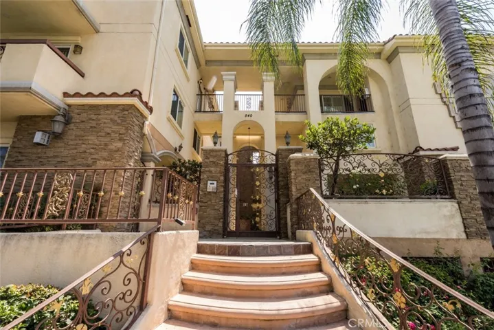 540 E Angeleno Avenue 202, Burbank, California 91501