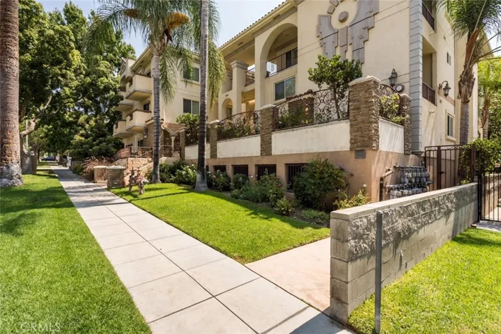 540 E Angeleno Avenue 202, Burbank, California 91501