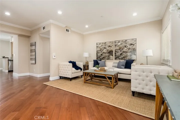 540 E Angeleno Avenue 202, Burbank, California 91501