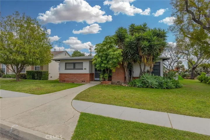8966 Gunn Avenue, Whittier, California 90605