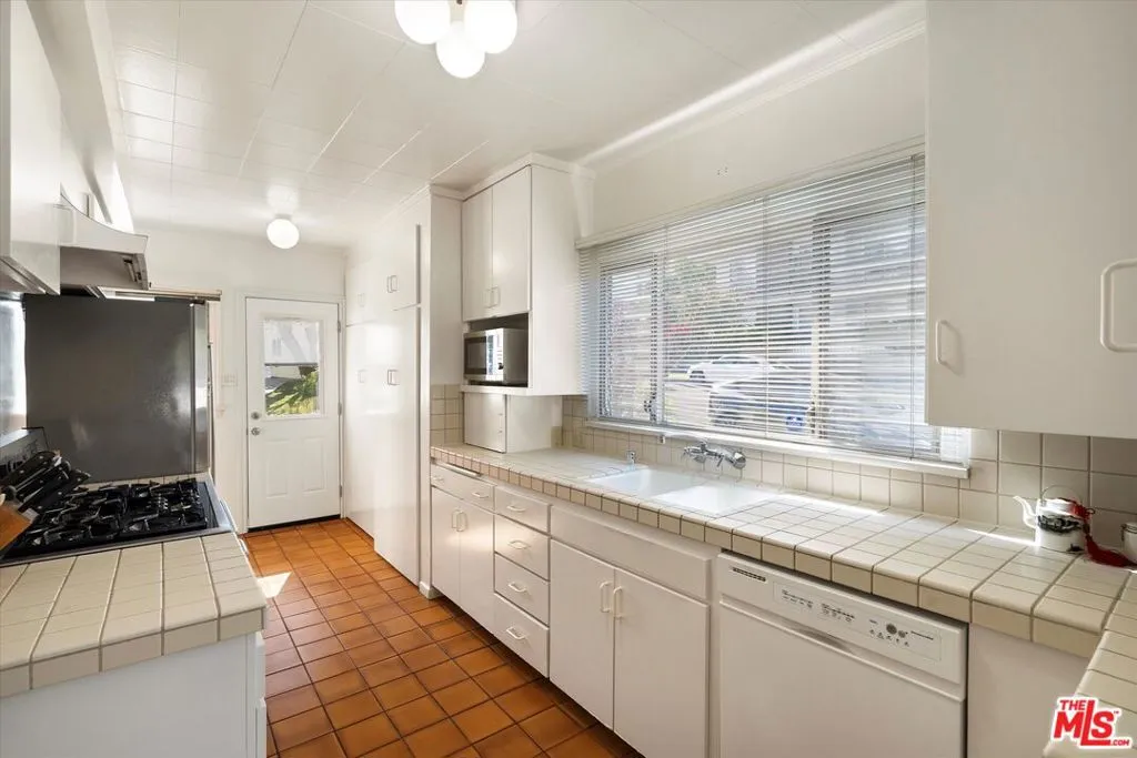 1903 Holmby Avenue, Los Angeles, California 90025 home-pic-5
