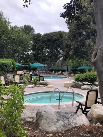 Spa & pool.