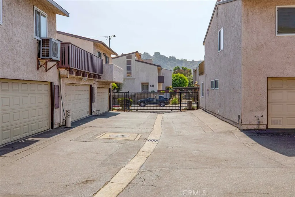 809 E Acacia Avenue H, Glendale, California 91205 home-pic-6