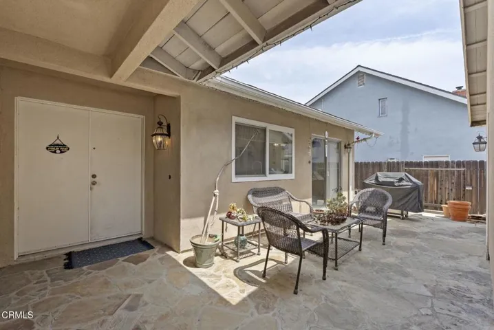 Front patio with lots of privacy
