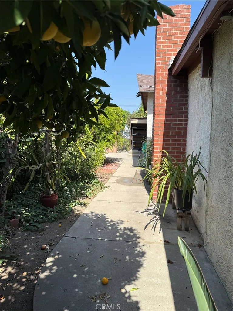 1711 S Washington Avenue, Glendora, California 91740 home-pic-31