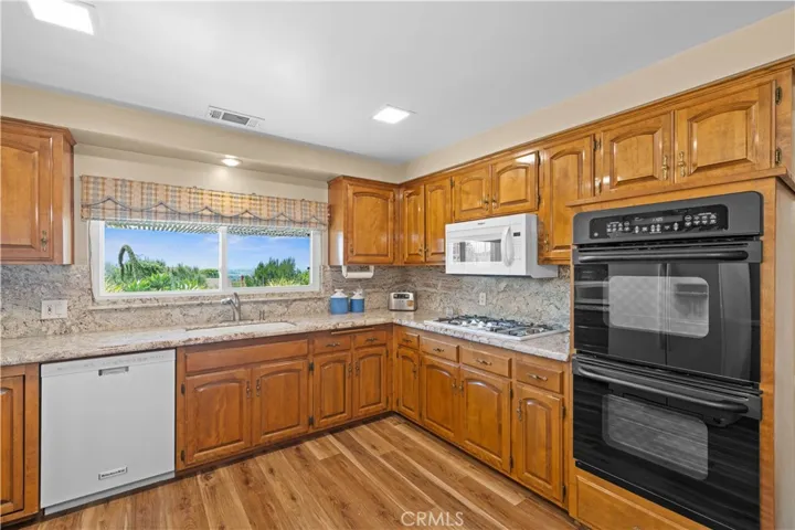 415 S Cedarhaven Way, Anaheim Hills, California 92807