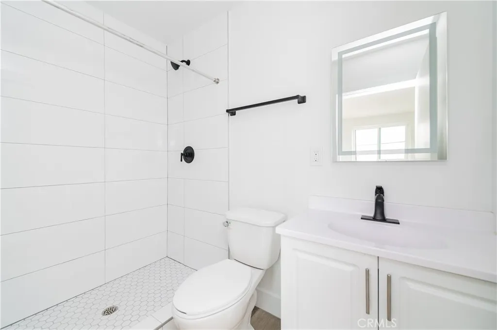 1598 W 36th Street, Los Angeles, California 90018 home-pic-3