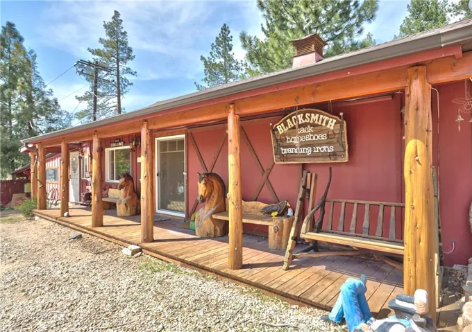  Cabin#1, 1/1 with Kitchen and Bath