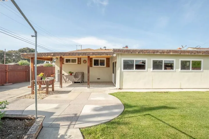690 Crosby Pl, San Leandro, California 94579