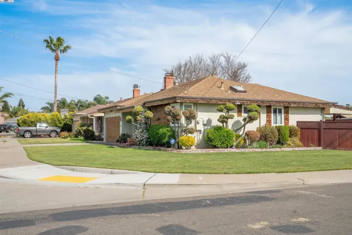 690 Crosby Pl, San Leandro, California 94579