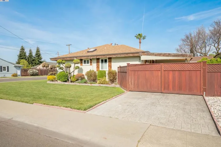 690 Crosby Pl, San Leandro, California 94579