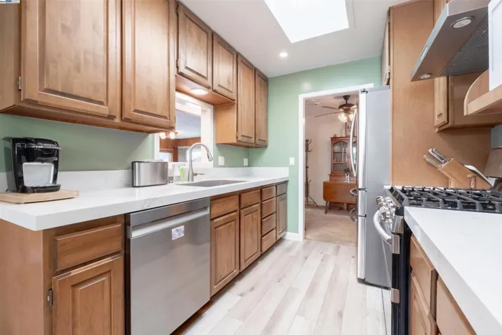 690 Crosby Pl, San Leandro, California 94579