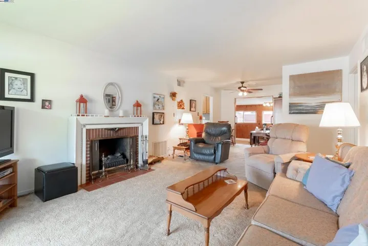 690 Crosby Pl, San Leandro, California 94579