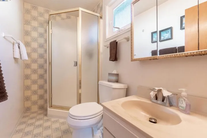 690 Crosby Pl, San Leandro, California 94579