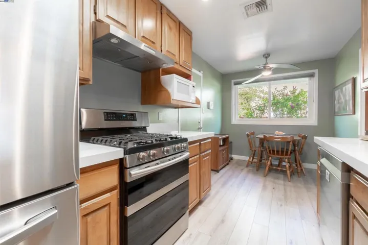 690 Crosby Pl, San Leandro, California 94579