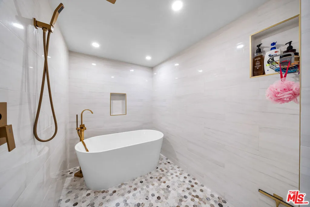 858 Westchester Place, Los Angeles, California 90005 home-pic-30