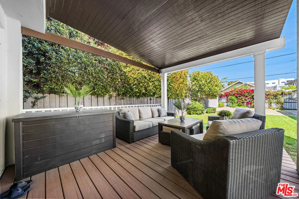 858 Westchester Place, Los Angeles, California 90005 home-pic-19