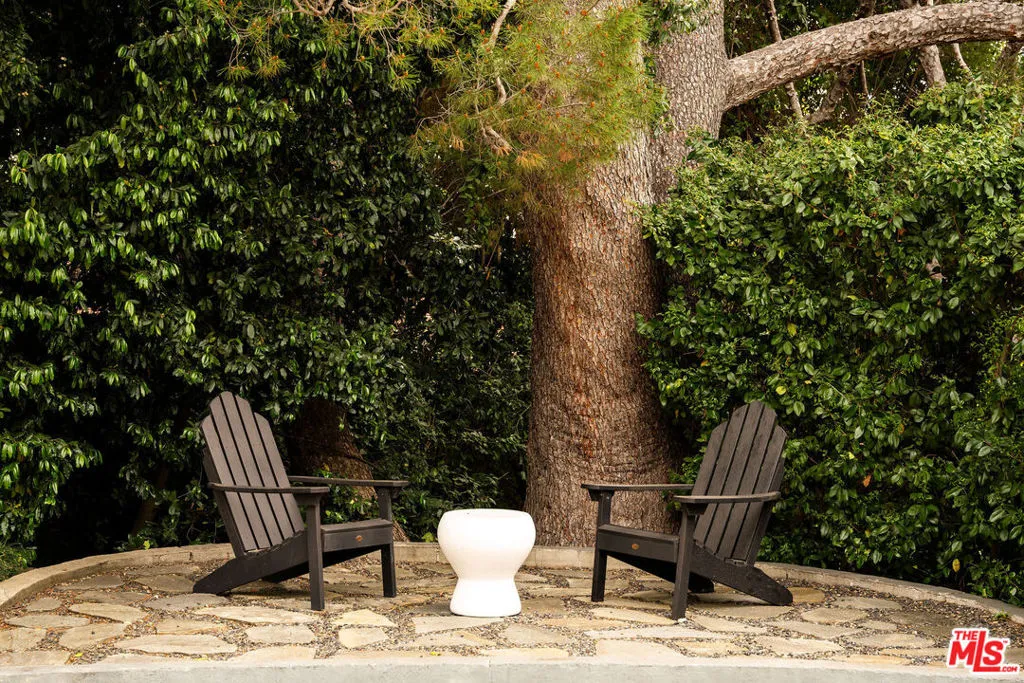 2050 N Edgemont Street, Los Angeles, California 90027 home-pic-3